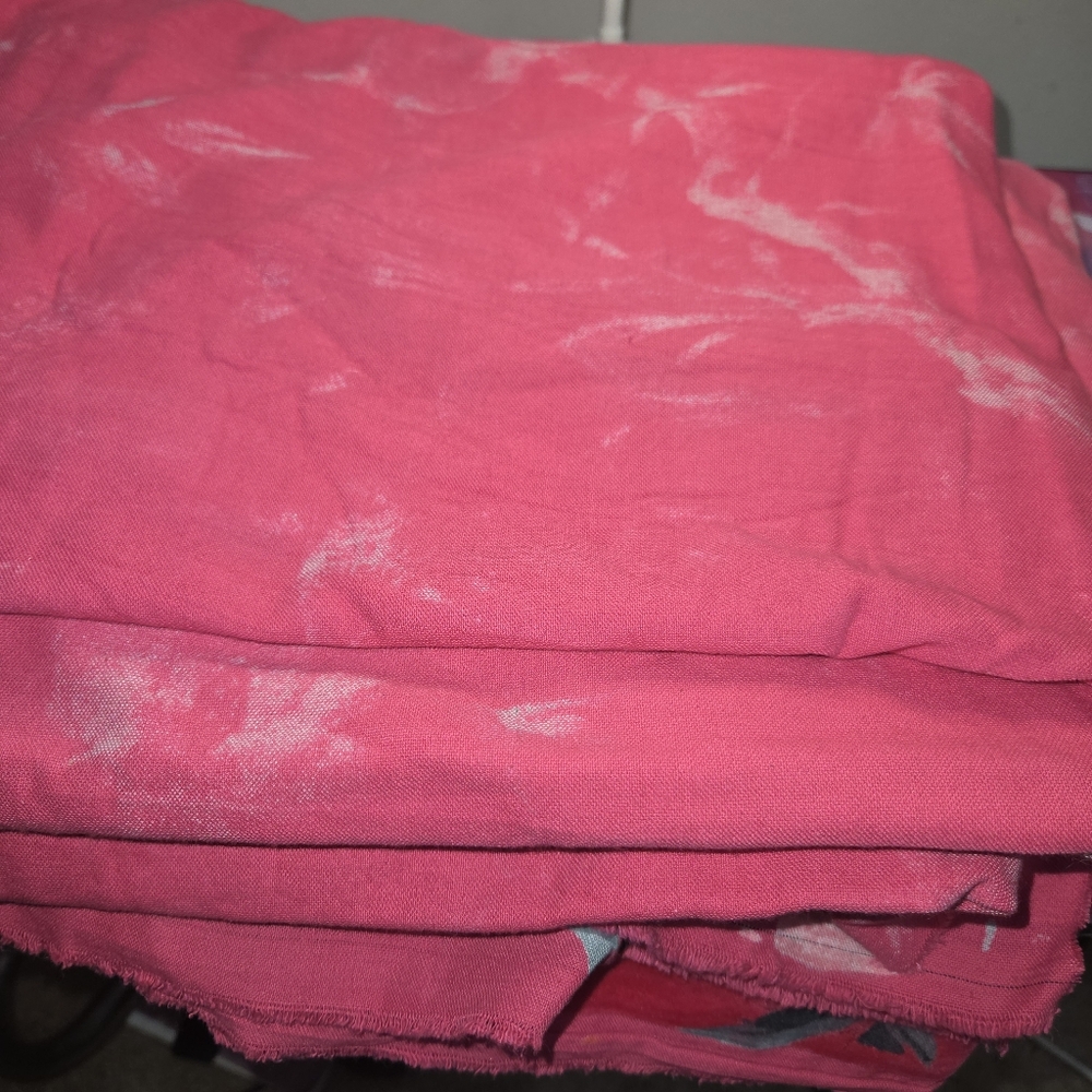 Vibrant Pink Floral Bird Velvet Fabric Vintage - Picture 3 of 3